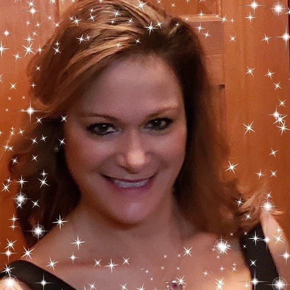 Meet your Posher, Christy - Picture 1 of 1